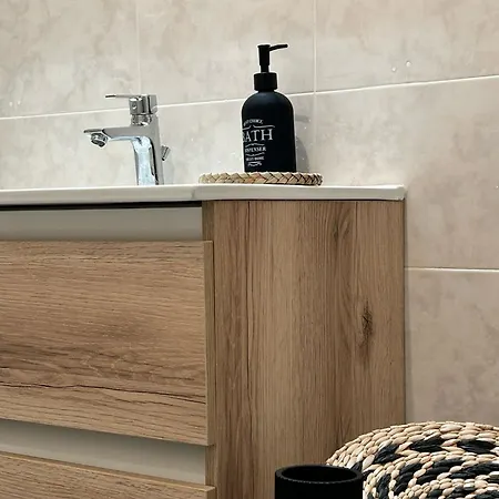 Internoduse - 1 Apartment